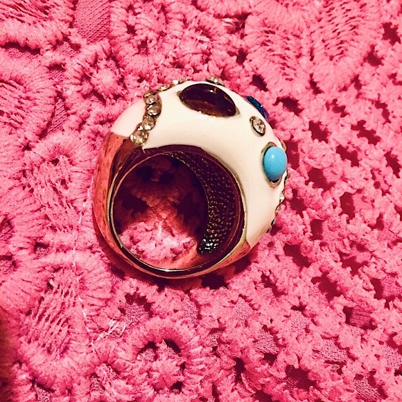 🦋Express White Enamel Stone Dome Ring (6-7)🦋 - Picture 3 of 5